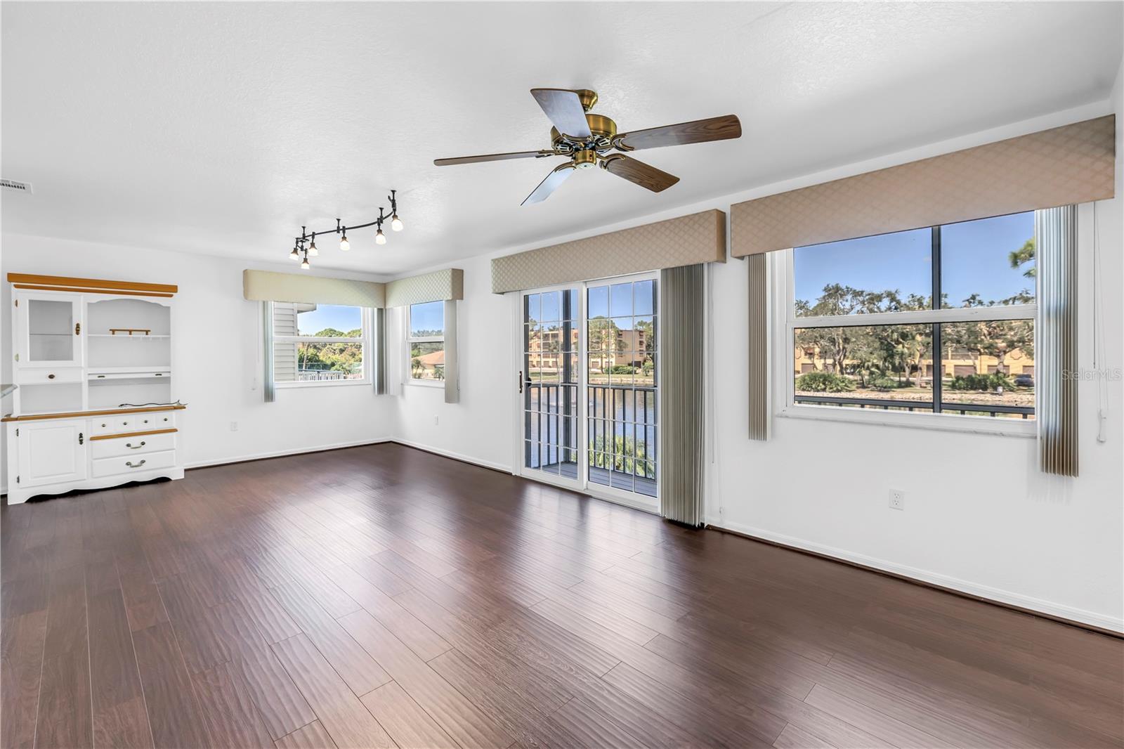 TOWNHOMES OF PARK PLACE - Residential