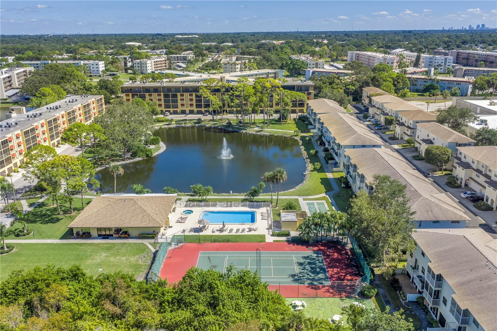 TOWNHOMES OF PARK PLACE - Residential
