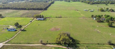 Tiny photo for 855 NE 107th Road, Oxford, FL 34484 (MLS # TB8486454)