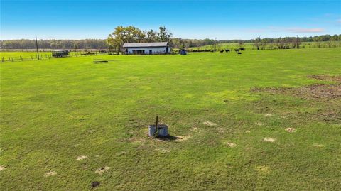 Tiny photo for 855 NE 107th Road, Oxford, FL 34484 (MLS # TB8486454)