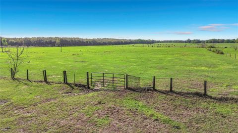 Tiny photo for 855 NE 107th Road, Oxford, FL 34484 (MLS # TB8486454)