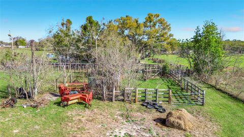Tiny photo for 855 NE 107th Road, Oxford, FL 34484 (MLS # TB8486454)