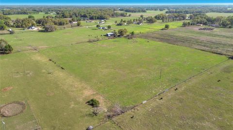 Tiny photo for 855 NE 107th Road, Oxford, FL 34484 (MLS # TB8486454)