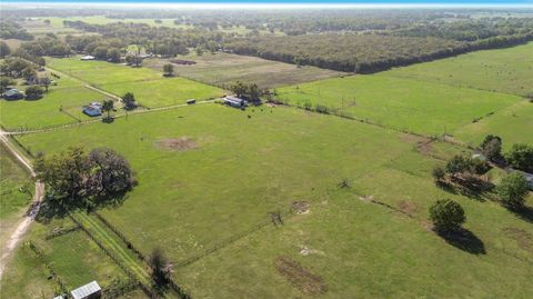 Tiny photo for 855 NE 107th Road, Oxford, FL 34484 (MLS # TB8486454)