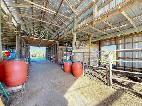 Tiny photo for 855 NE 107th Road, Oxford, FL 34484 (MLS # TB8486454)