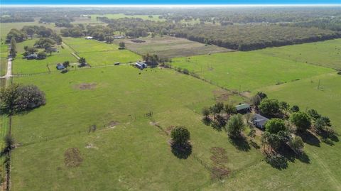 Tiny photo for 855 NE 107th Road, Oxford, FL 34484 (MLS # TB8486454)