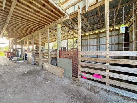 Tiny photo for 855 NE 107th Road, Oxford, FL 34484 (MLS # TB8486454)