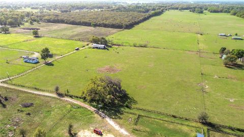 Tiny photo for 855 NE 107th Road, Oxford, FL 34484 (MLS # TB8486454)