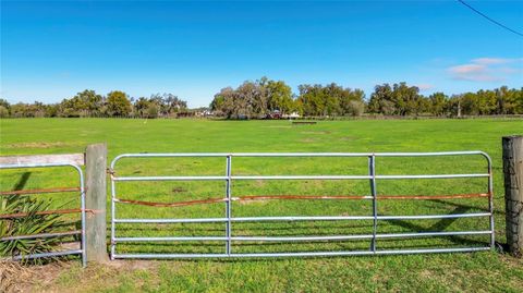 Tiny photo for 855 NE 107th Road, Oxford, FL 34484 (MLS # TB8486454)