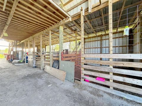 Tiny photo for 855 NE 107th Road, Oxford, FL 34484 (MLS # TB8486454)