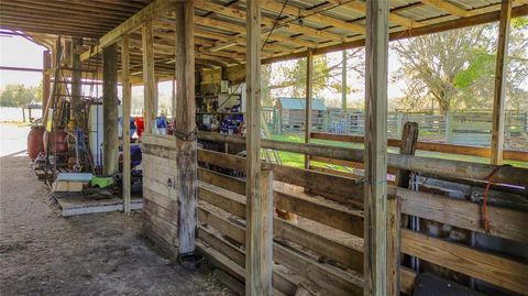 Tiny photo for 855 NE 107th Road, Oxford, FL 34484 (MLS # TB8486454)