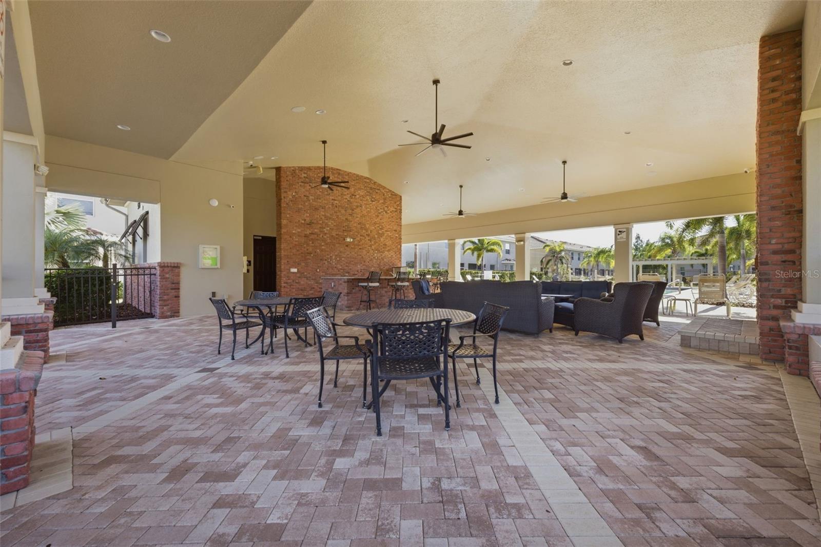 COLONNADE - Residential