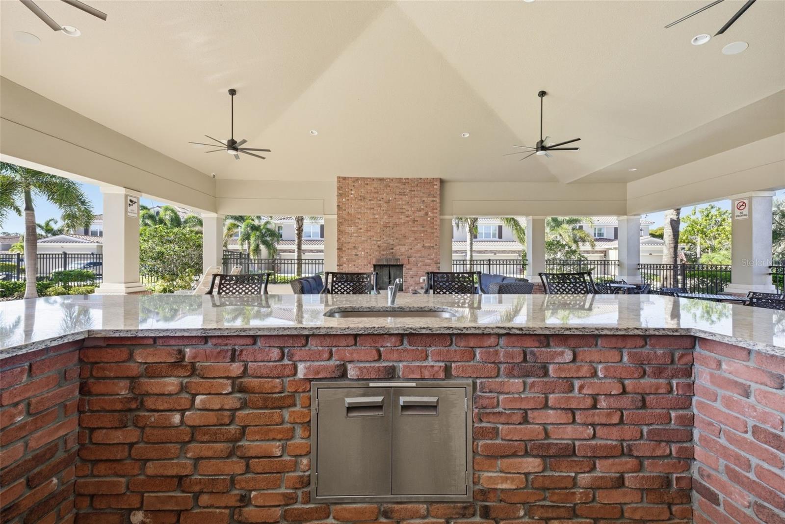 COLONNADE - Residential