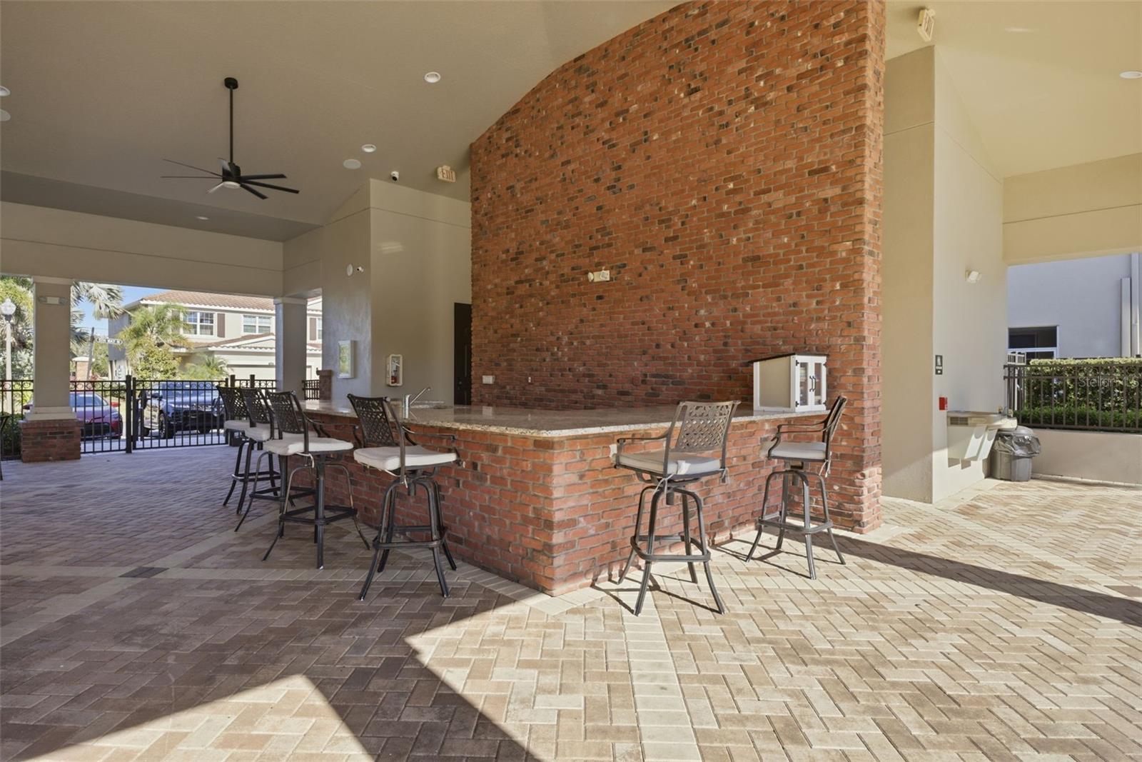 COLONNADE - Residential