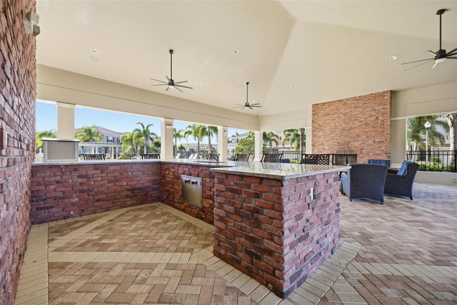 COLONNADE - Residential