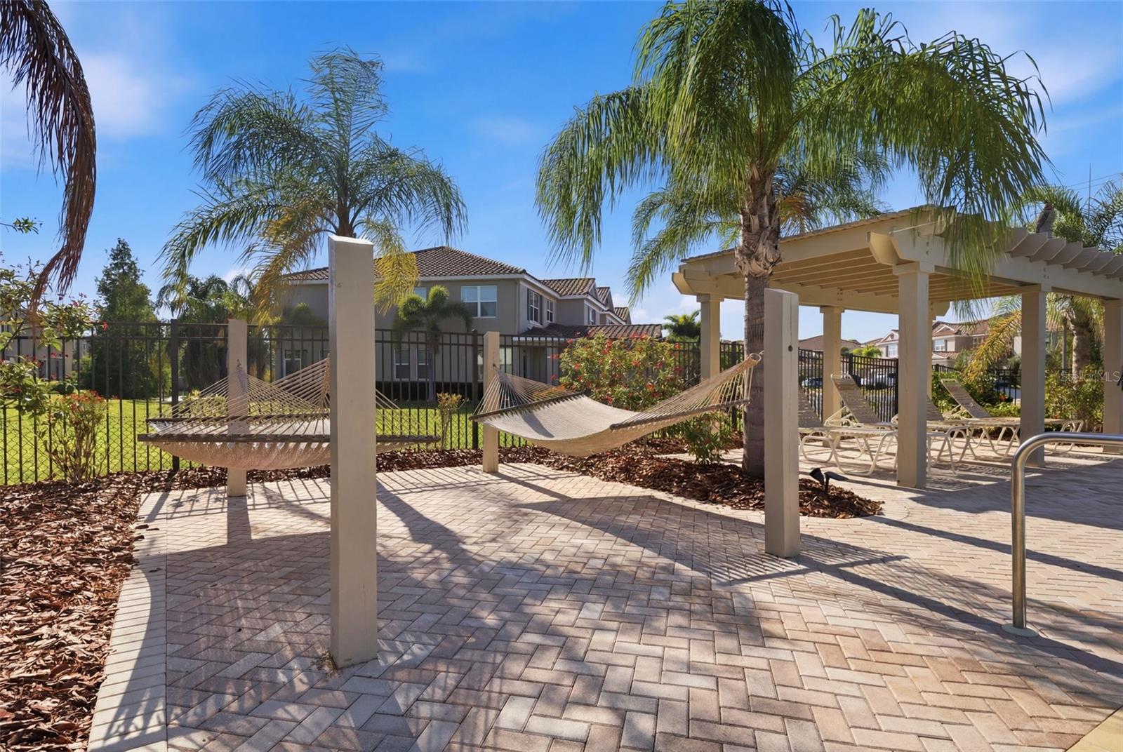 COLONNADE - Residential