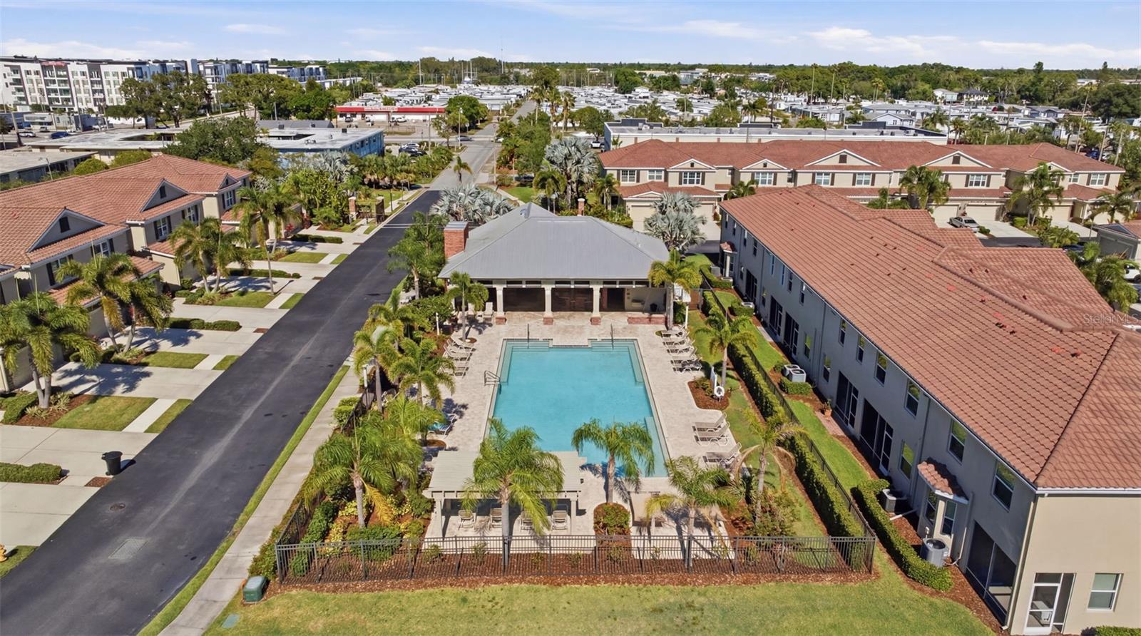 COLONNADE - Residential
