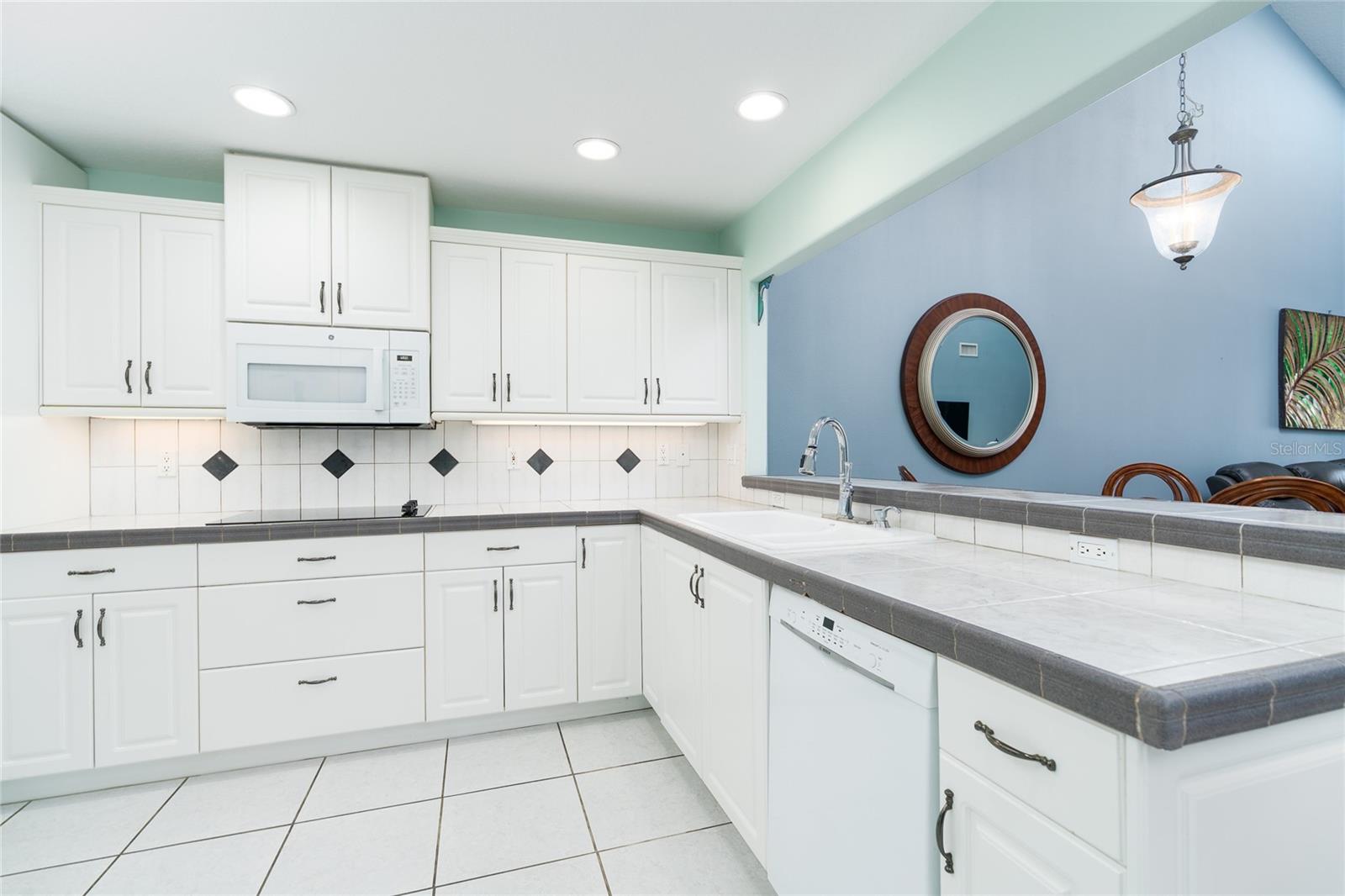 FAIRWAY CHASE CONDO PH 01-08 - Residential