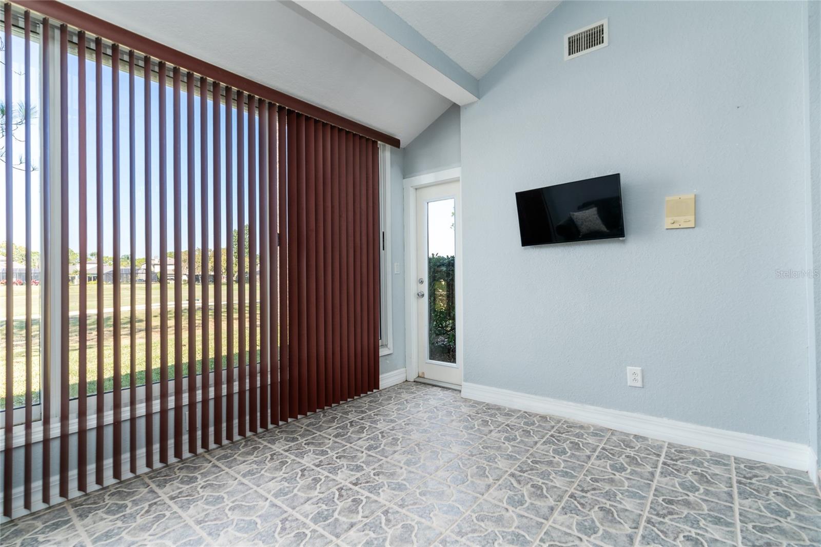 FAIRWAY CHASE CONDO PH 01-08 - Residential