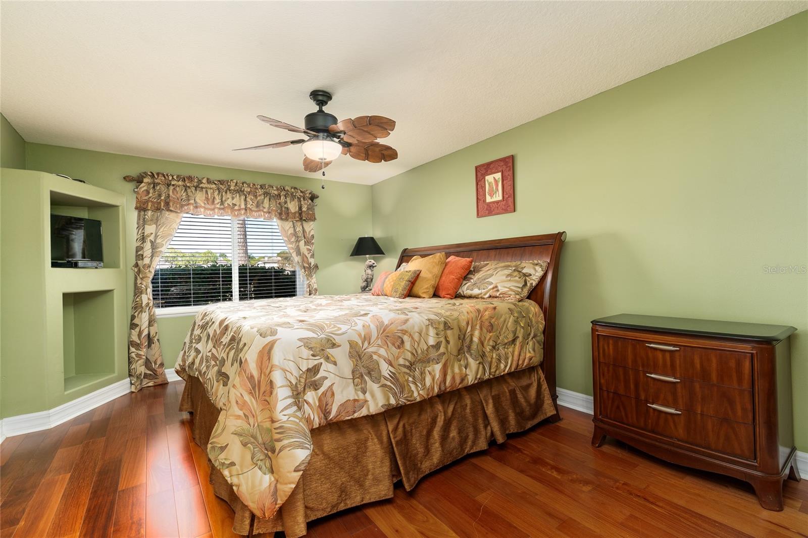 FAIRWAY CHASE CONDO PH 01-08 - Residential