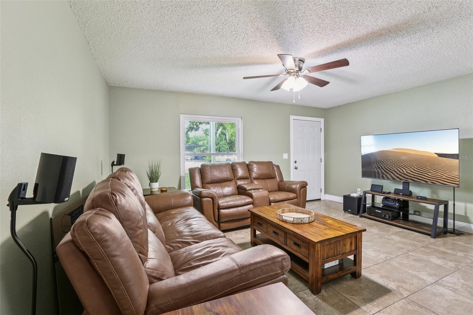 2307 N WARNELL LOOP