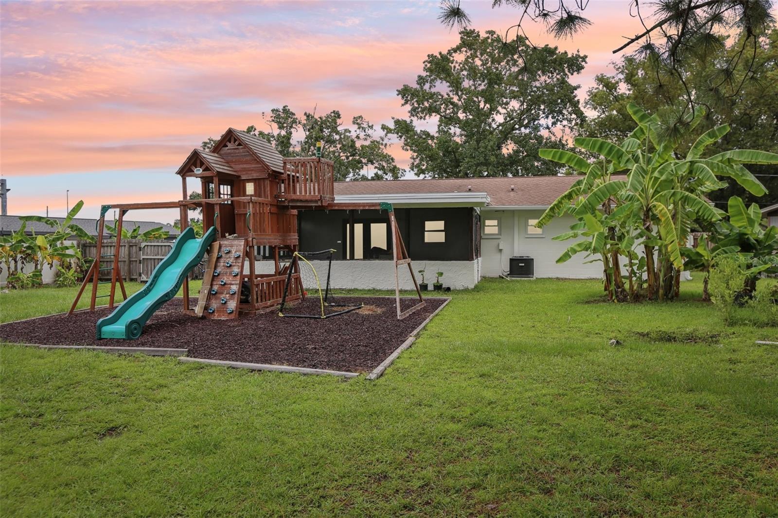 2307 N WARNELL LOOP