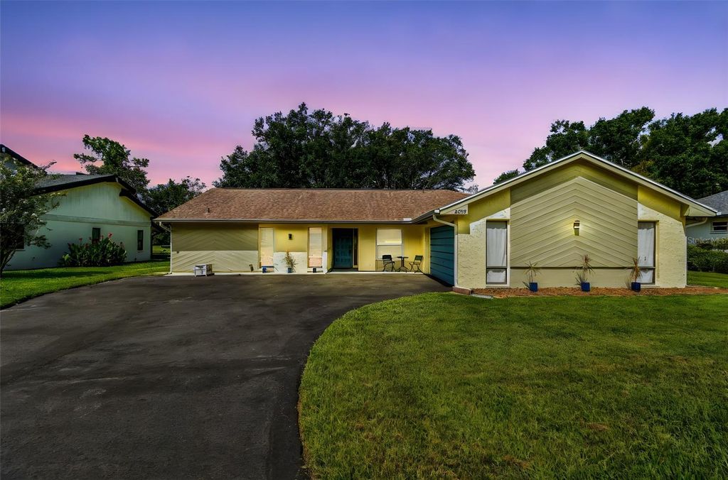 Photo of 5319 Saddlebrook Way, Wesley Chapel, FL 33543 (MLS # TB8417557)