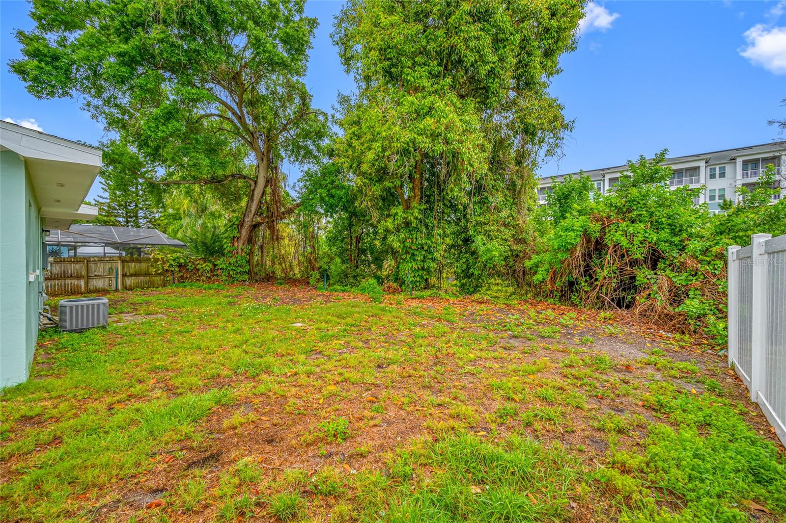 SHIRLEY MANOR SUB - Residential