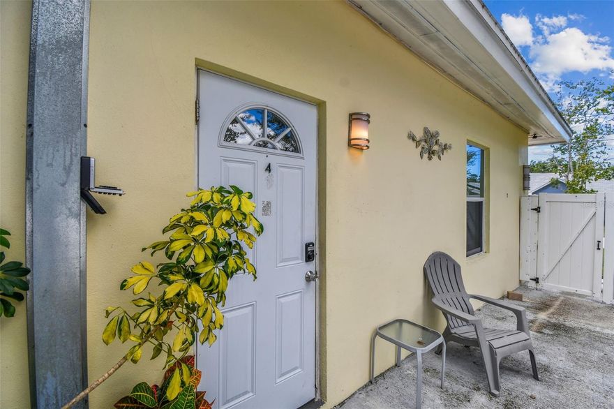 Nicely furnished efficiency, all utilities included in rent. Enjoy the convenience of being just minutes from Clearwater Beach and downtown, with a lakefront park two blocks away, a brand-new Publix around the corner, public transportation, and endless dining and shopping options nearby.
