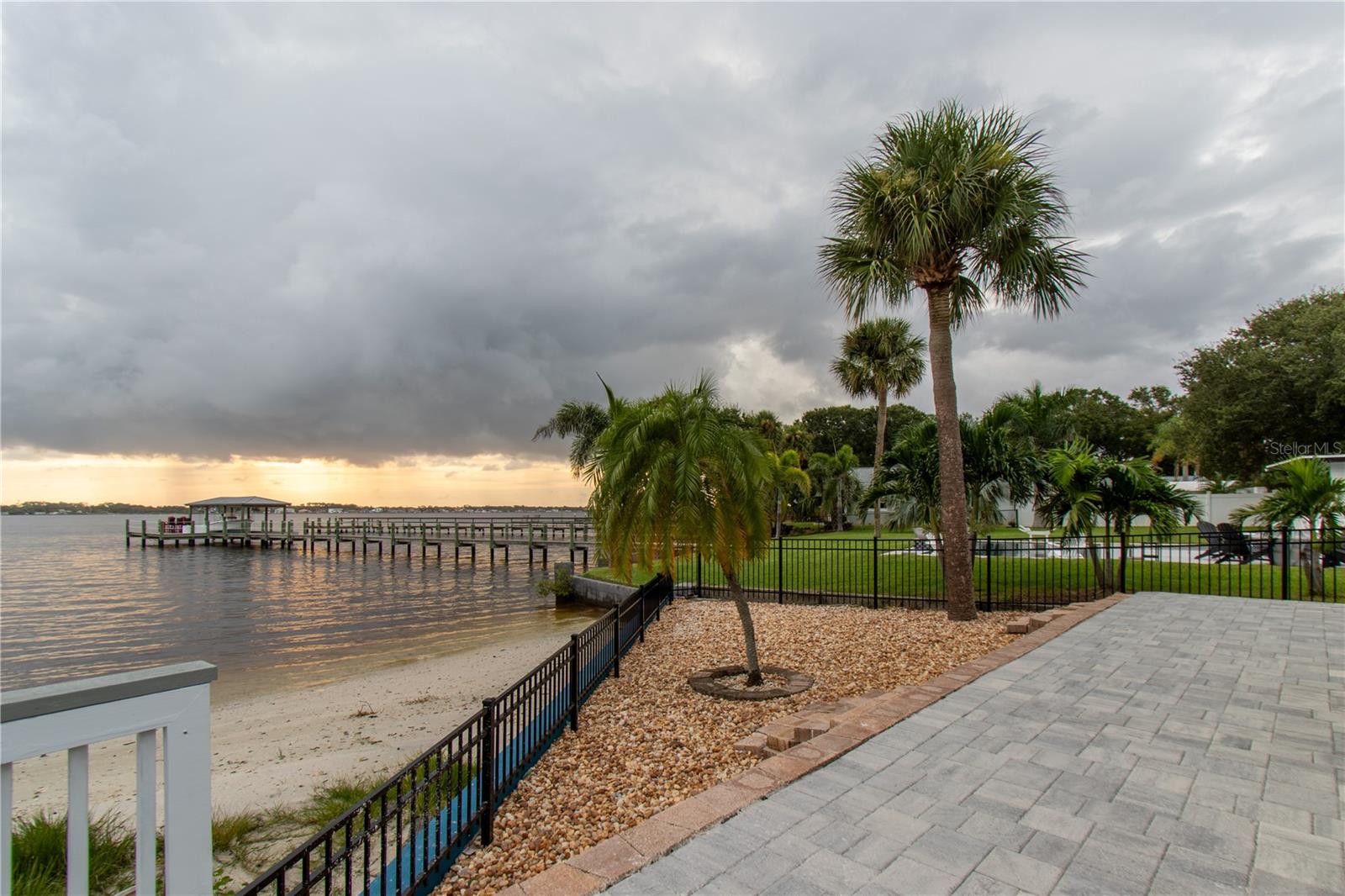 DOUGLAS NORTH ORITA - Residential
