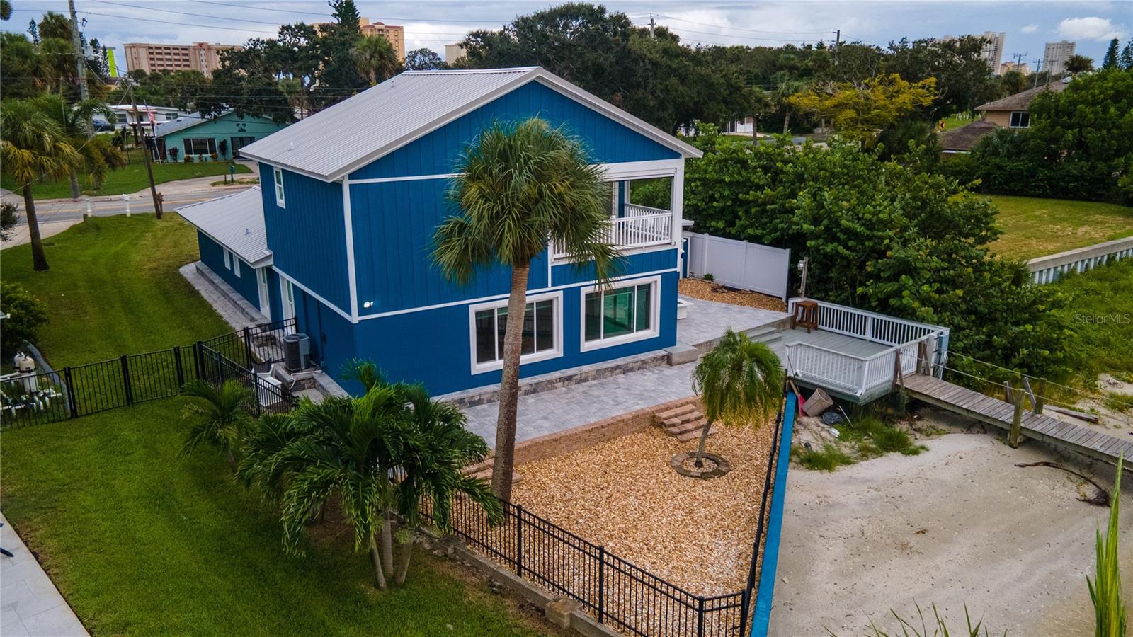 DOUGLAS NORTH ORITA - Residential