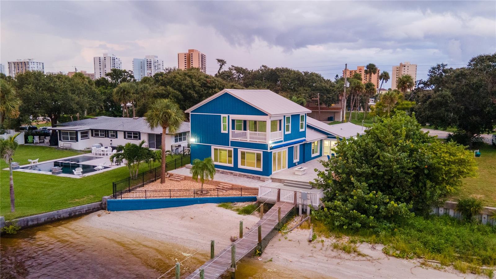 DOUGLAS NORTH ORITA - Residential
