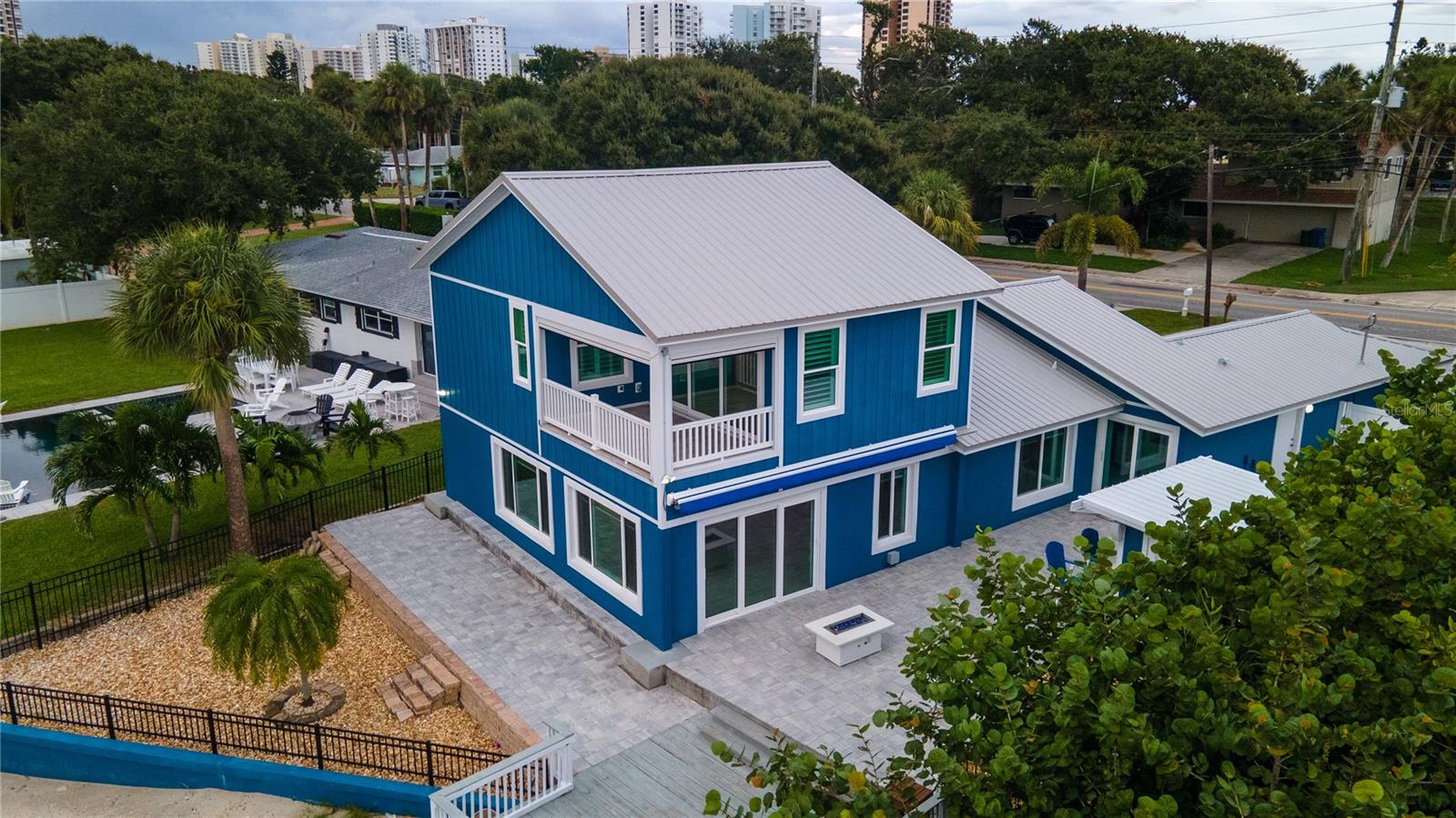 DOUGLAS NORTH ORITA - Residential