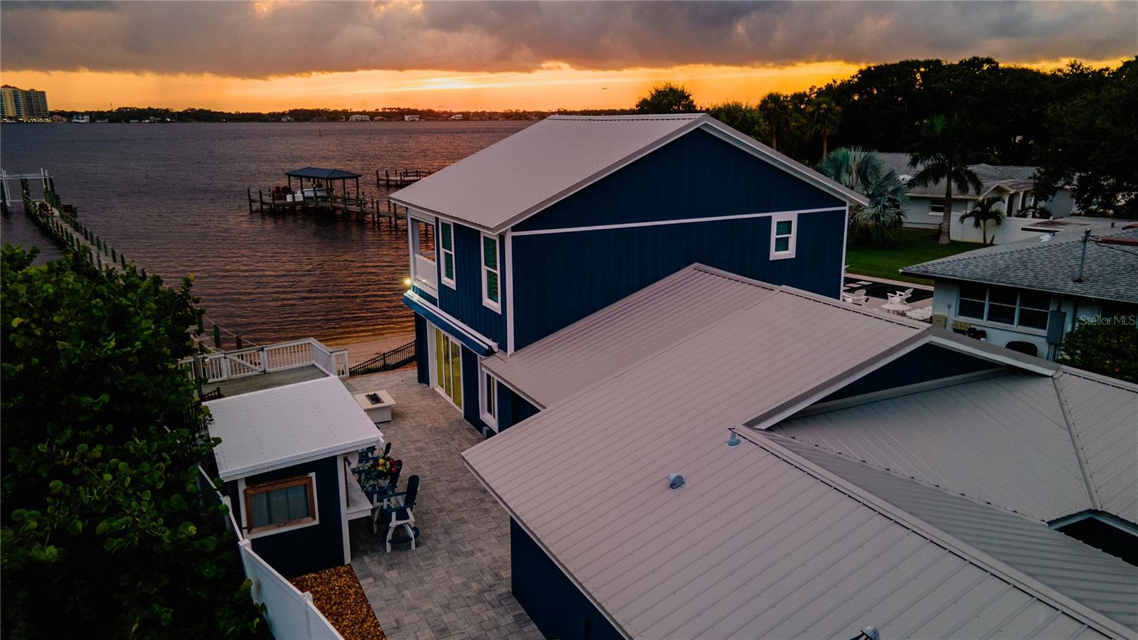 DOUGLAS NORTH ORITA - Residential