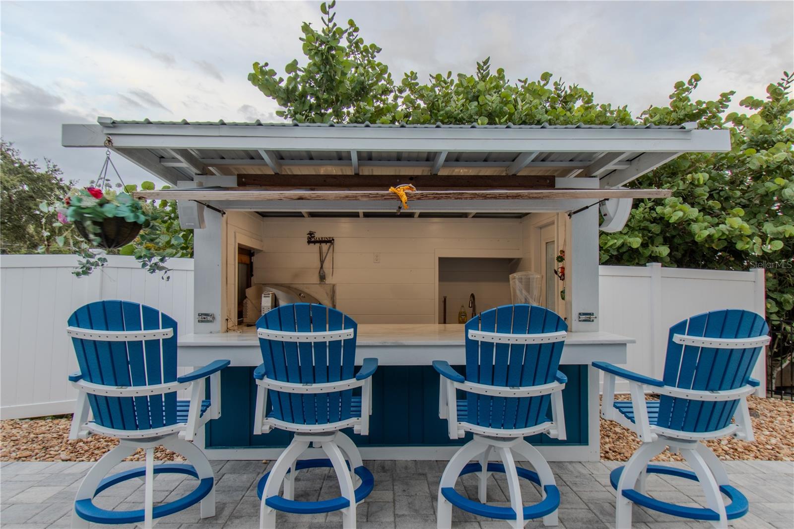DOUGLAS NORTH ORITA - Residential