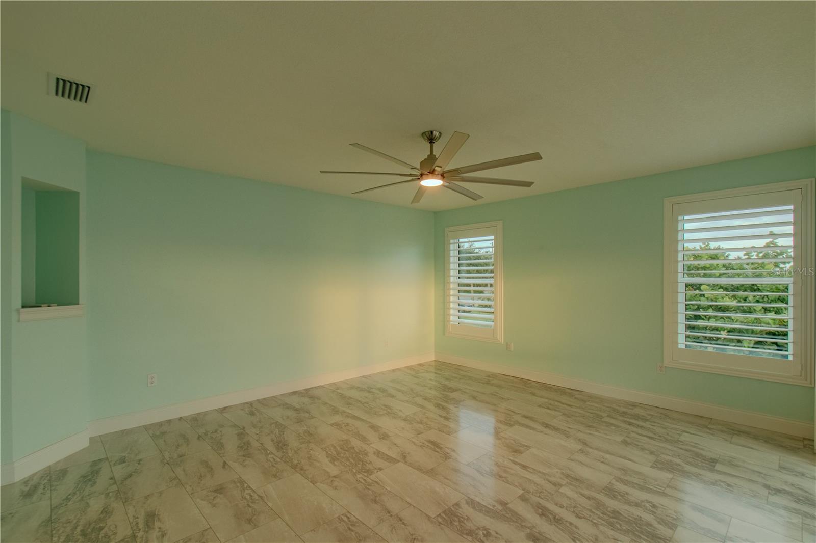 DOUGLAS NORTH ORITA - Residential