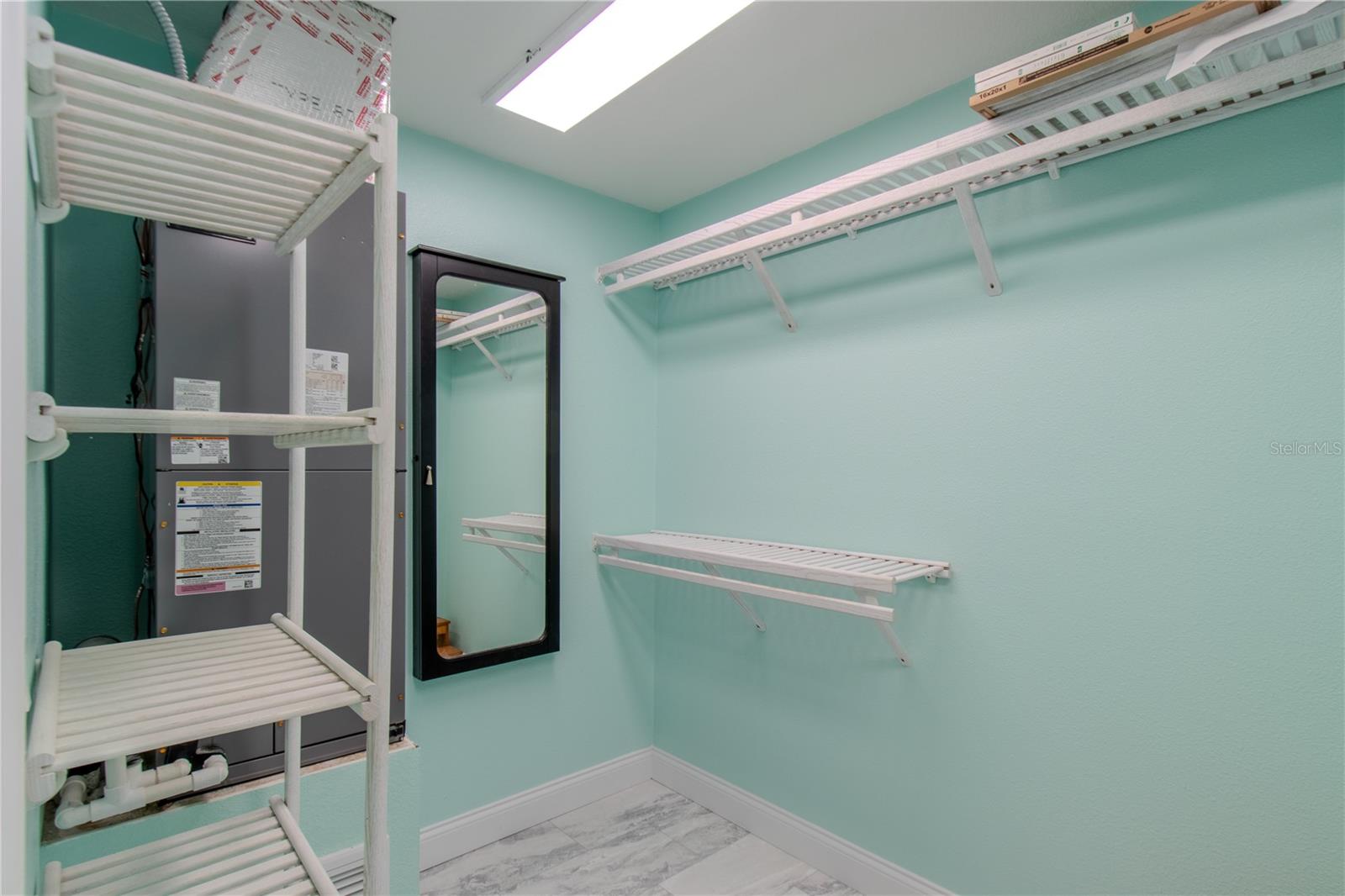 DOUGLAS NORTH ORITA - Residential
