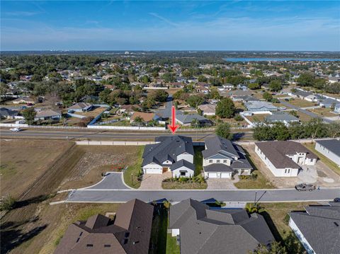 A home in LAKELAND