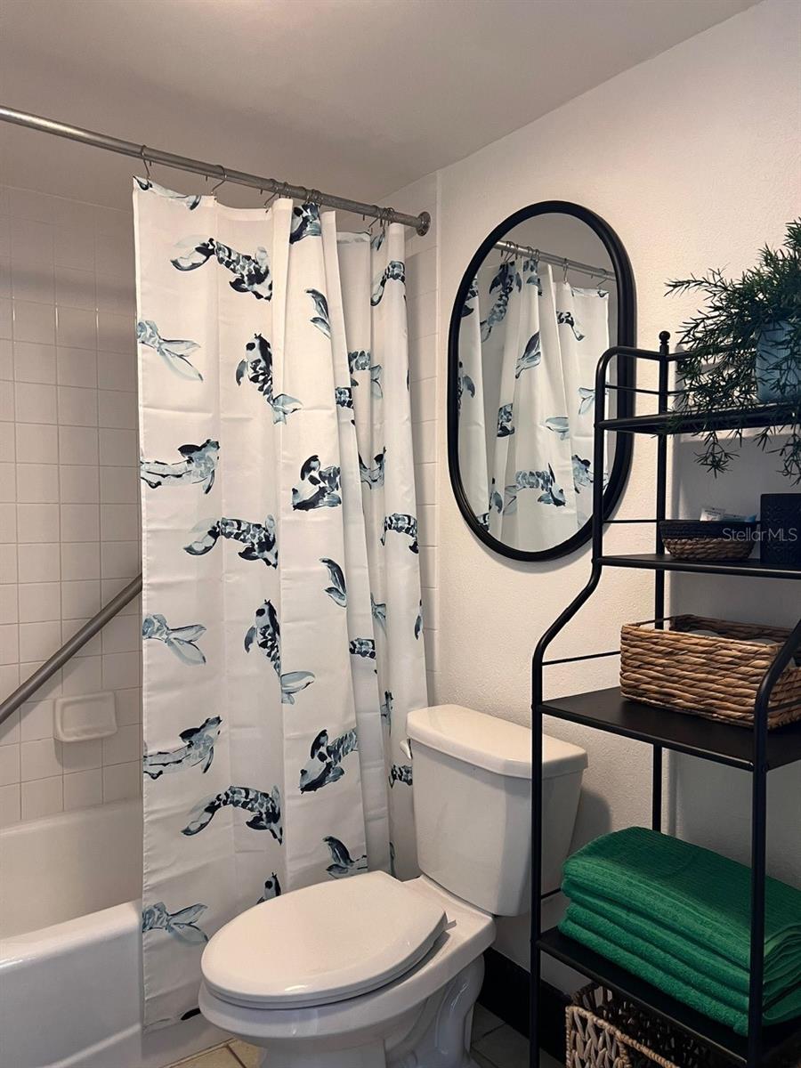 ISLAND RESORT AT MARINERS CLUB - Residential