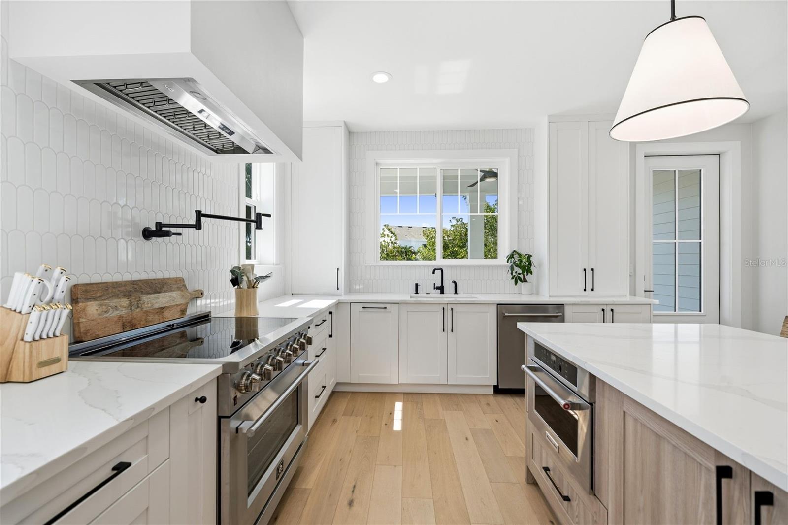 1811 BAYOU GRANDE BOULEVARD NE