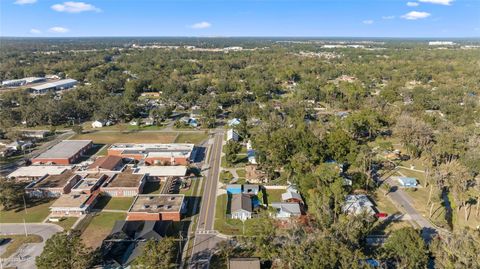 A home in PLANT CITY