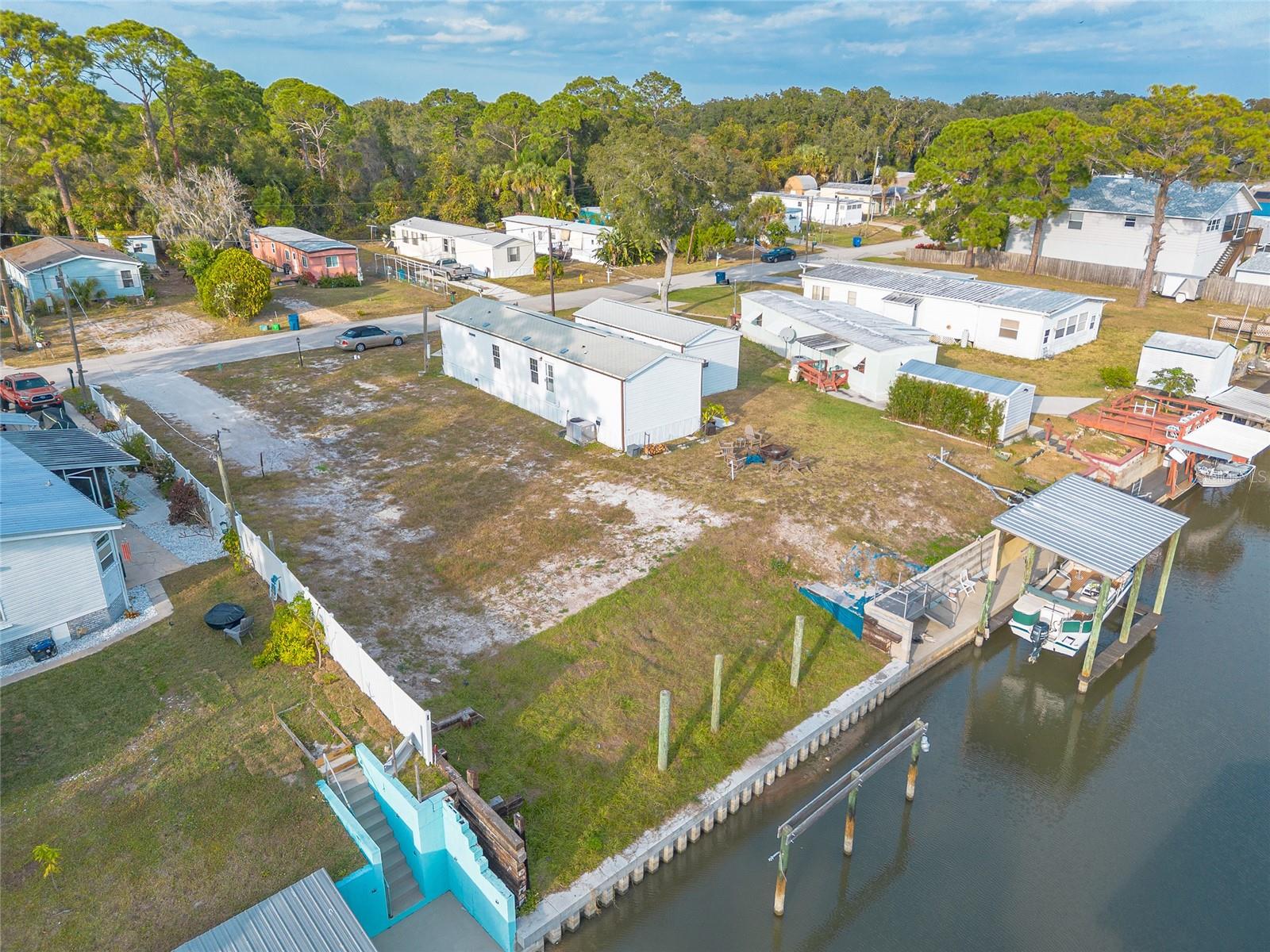 SOUTH WATERFRONT PARK - Land
