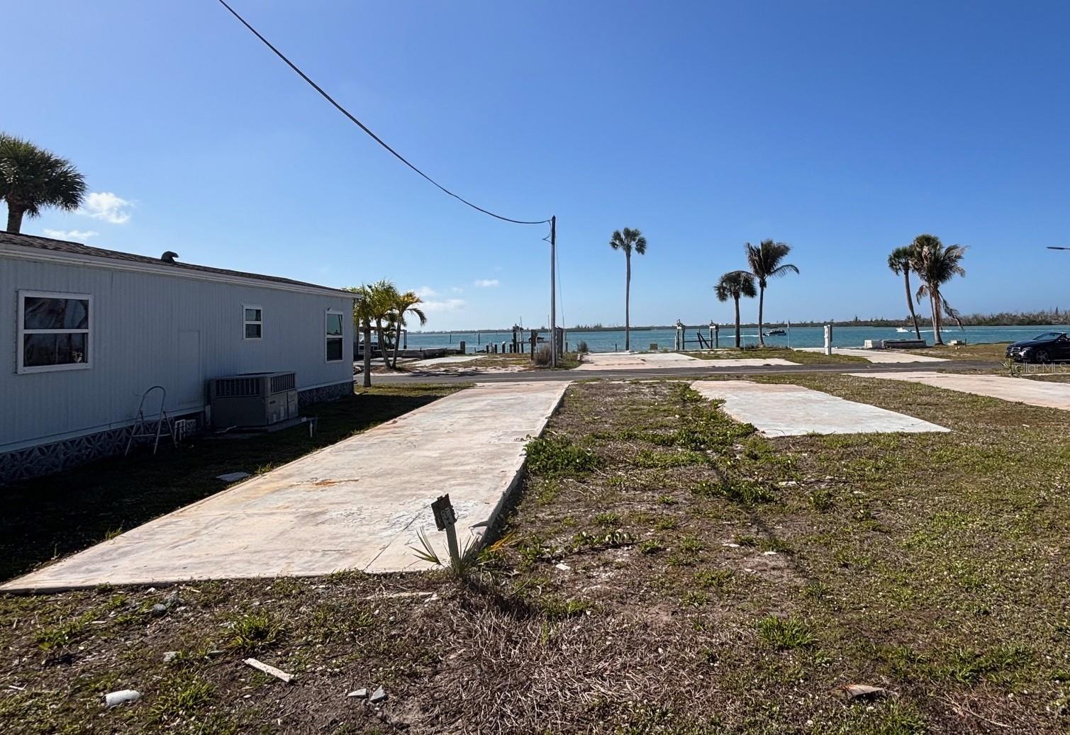 PARK POINTE MOB HME VLGE - Land