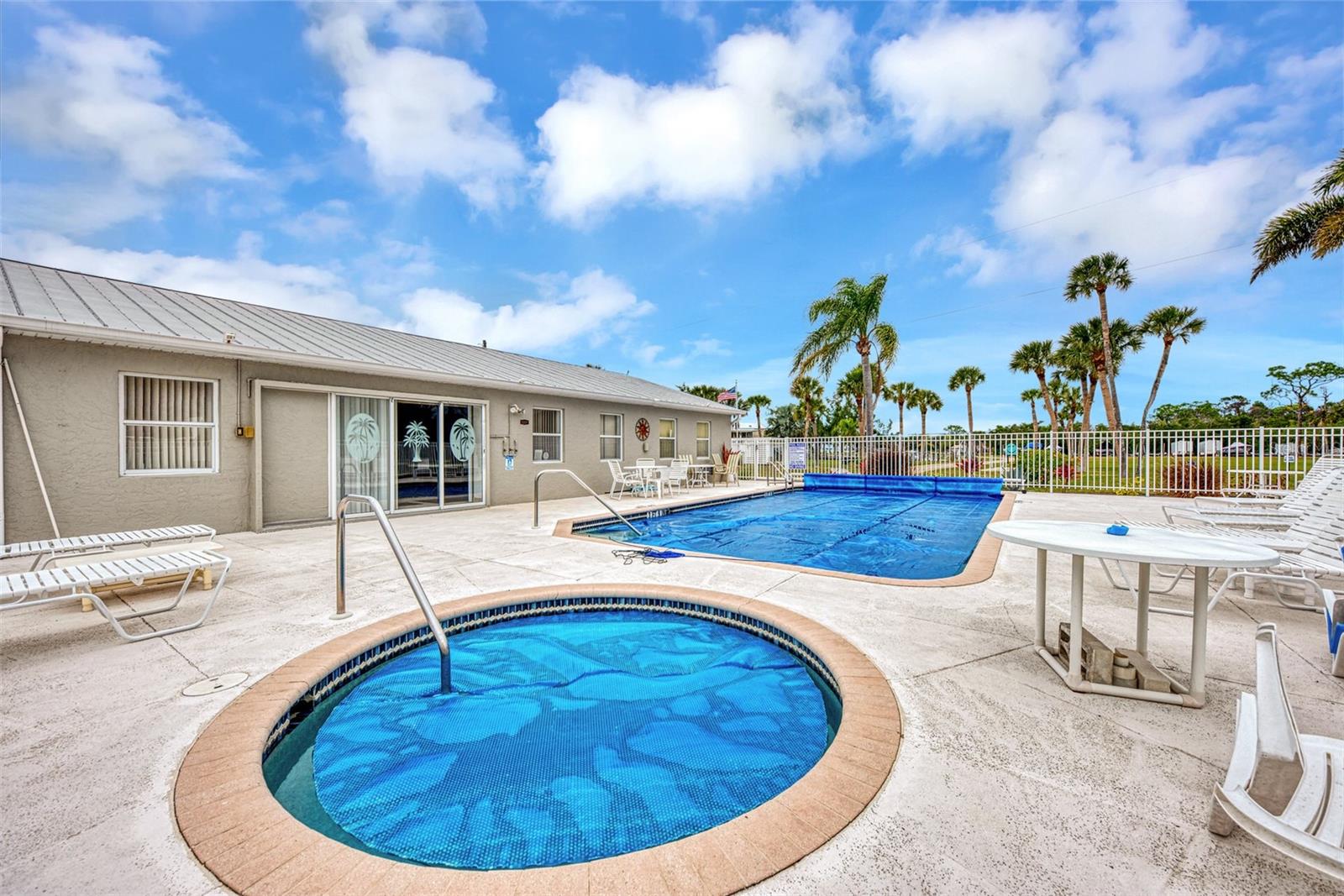 PARK POINTE MOB HME VLGE - Land