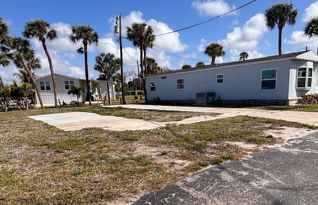 Photo of 7500 Park Pointe Drive #53, Englewood, FL 34224 (MLS # D6146484)