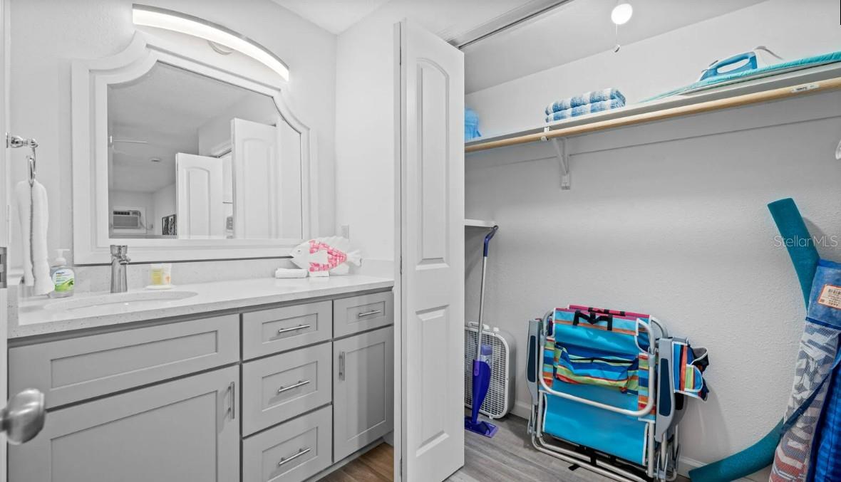 CHATEAU CONDO THE - Residential