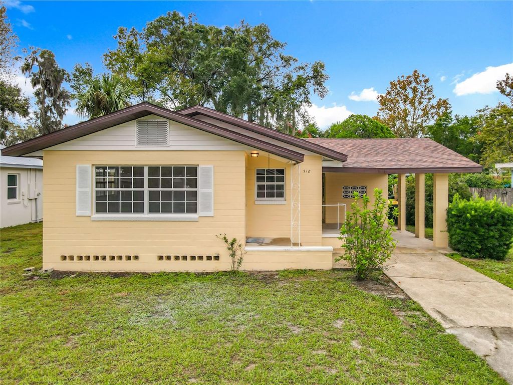 Photo of 718 W Hogle Avenue, Deland, FL 32720 (MLS # V4945457)