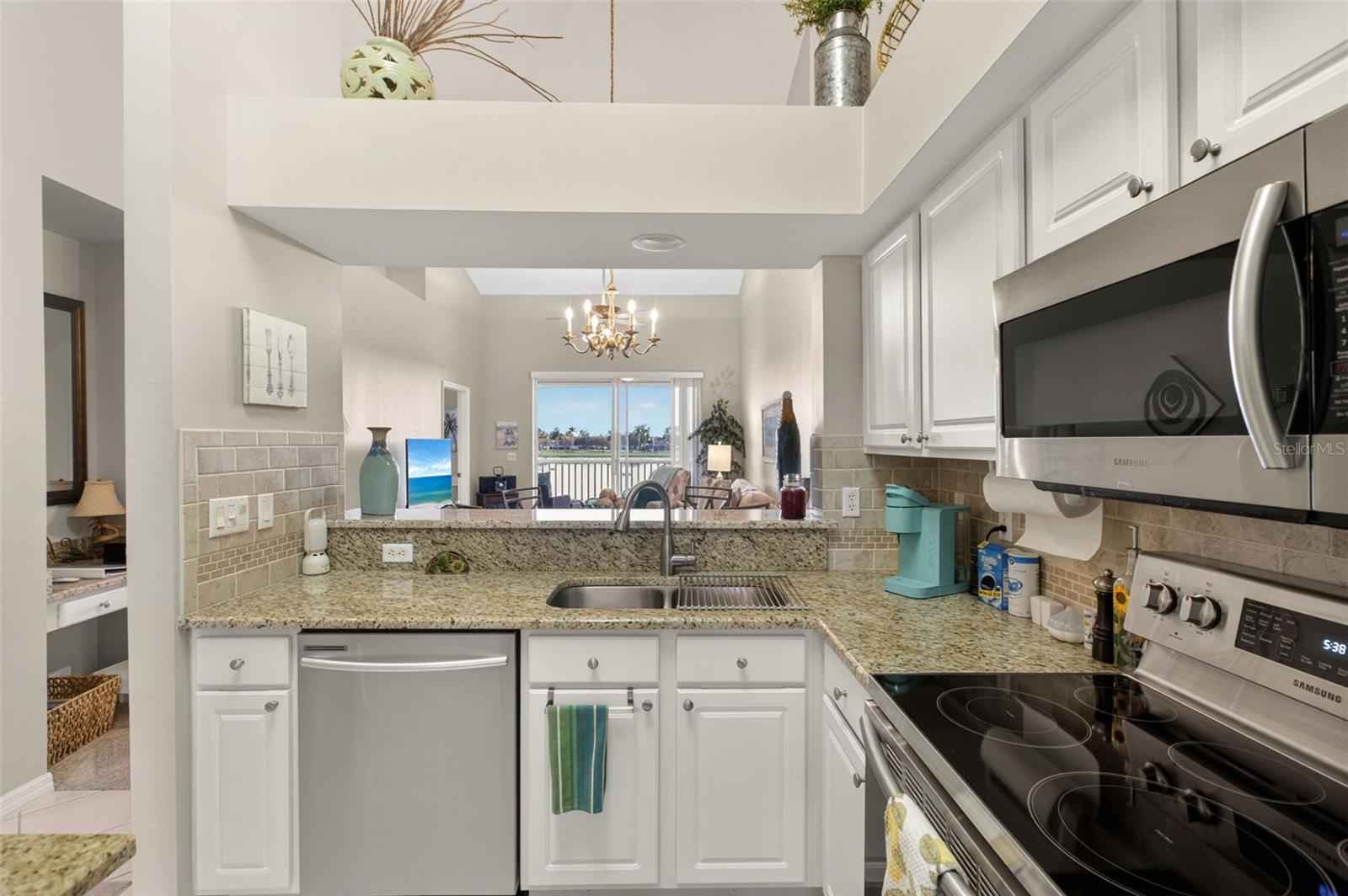 BRISTOL BAY 02 LEGENDS - Residential