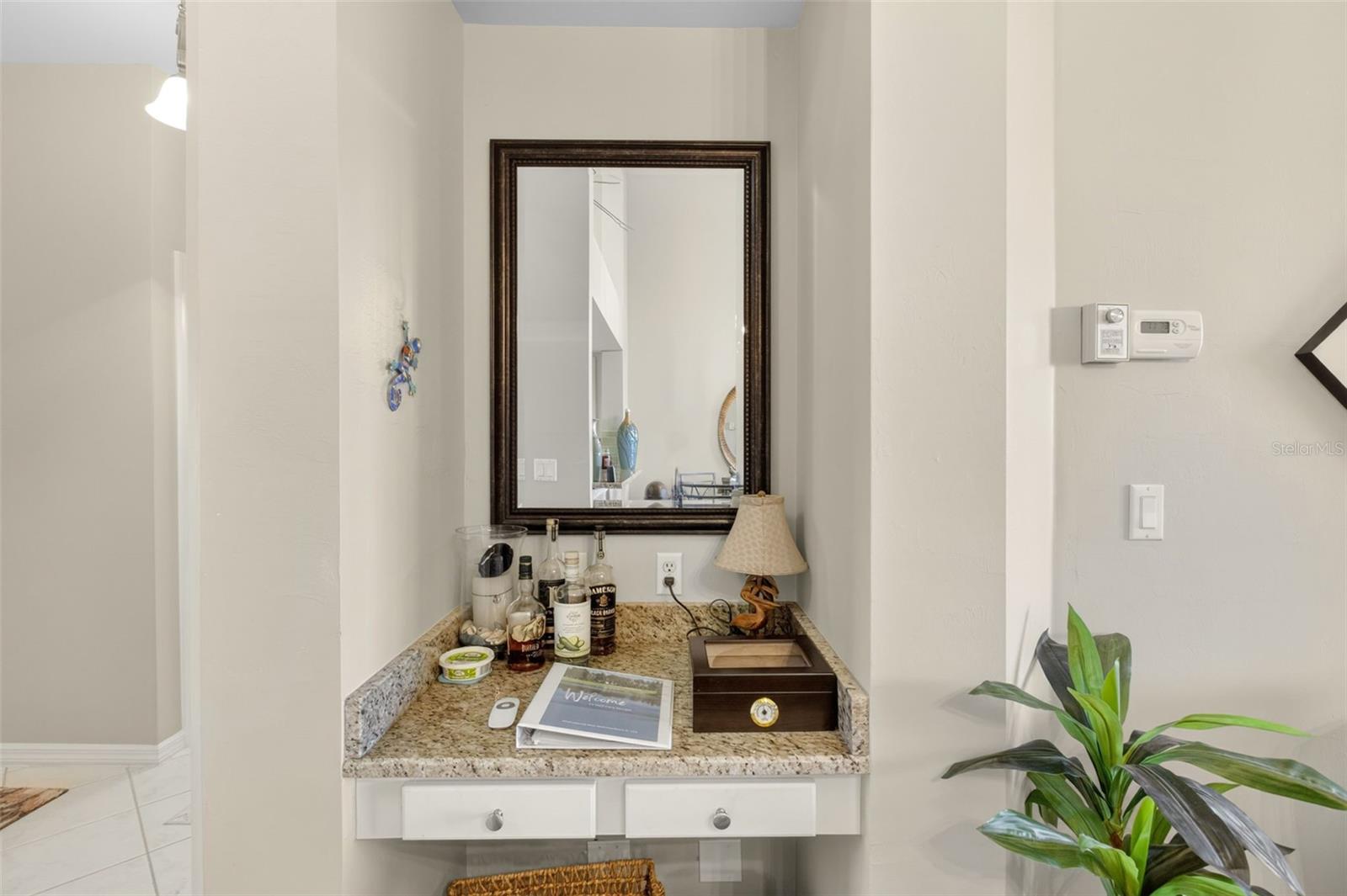 BRISTOL BAY 02 LEGENDS - Residential