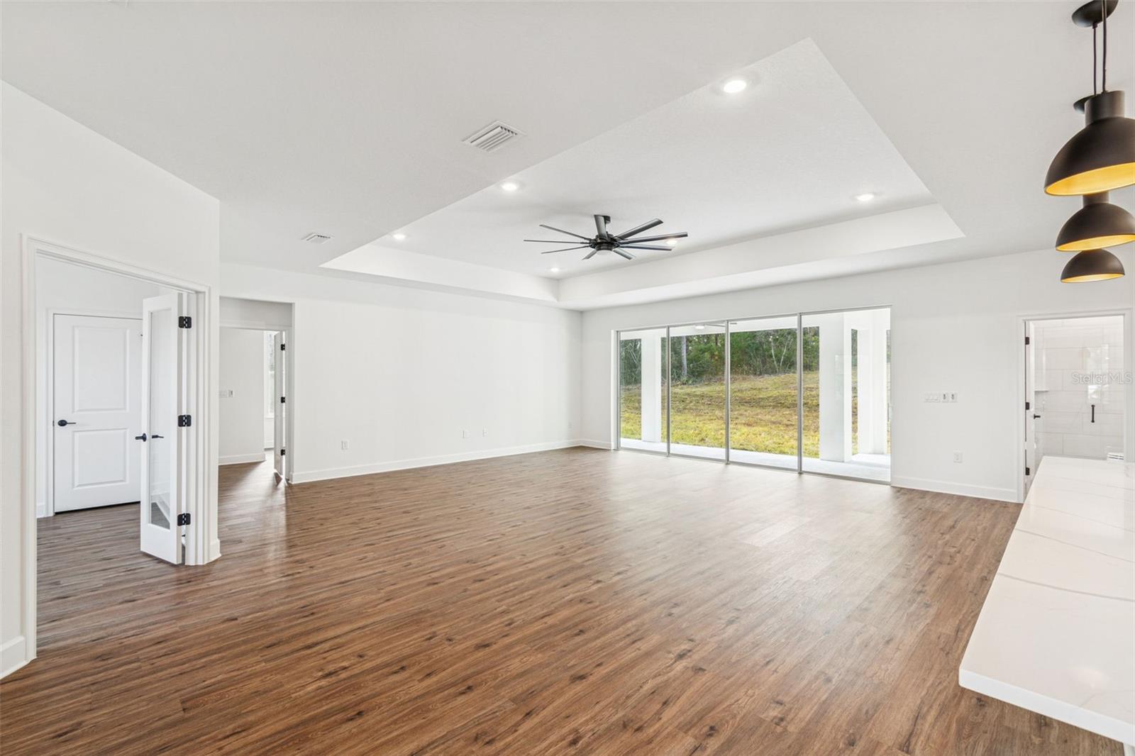 SPRING HILL - Residential